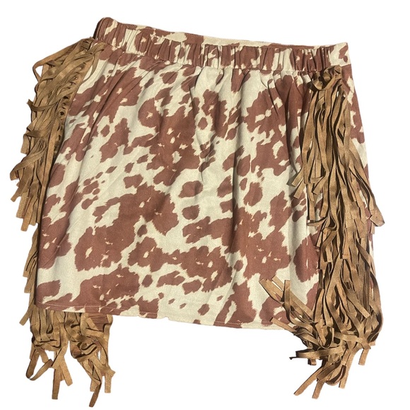 Fashion Express cow print fringe mini skirt - Picture 2 of 3